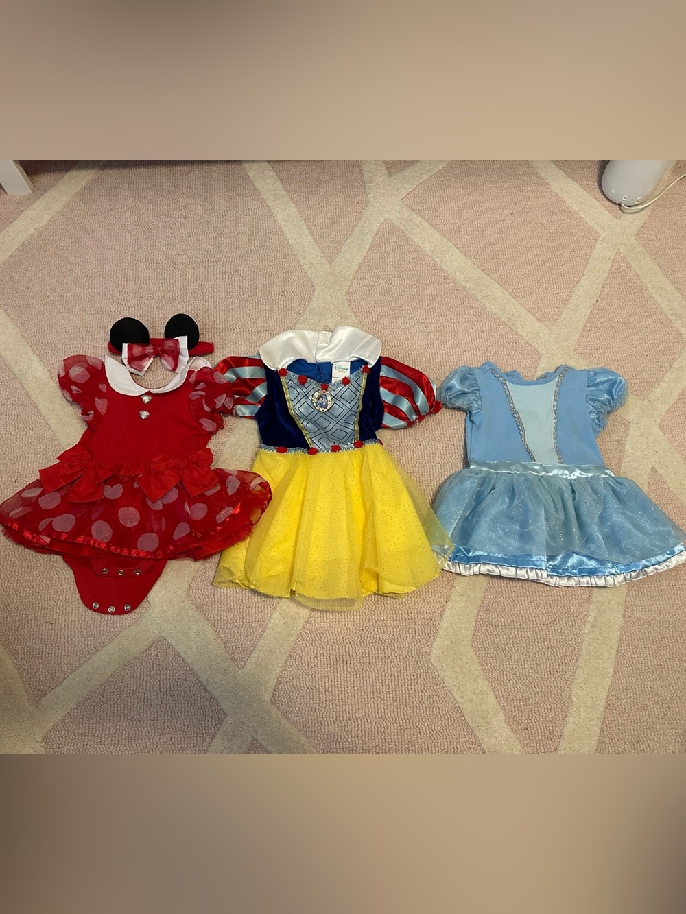 Lot of 3 Disney baby princess / Minnie Mouse dresses/outfits size 12-18 months